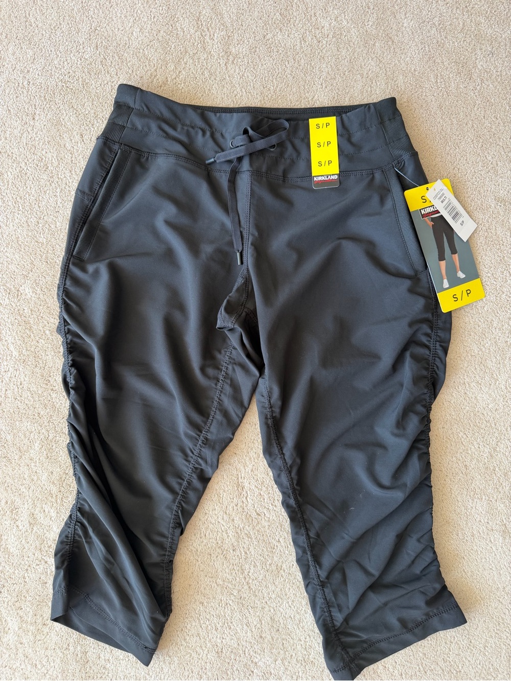 NWT Kirkland Signature Black Ruched Active Capris